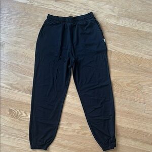 Vuori Women’s Black Jogger Pants